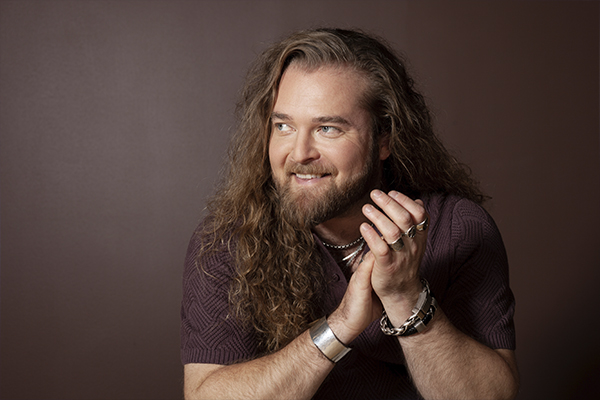 Teemu Roivainen esiintyy Turussa Uittamolla.